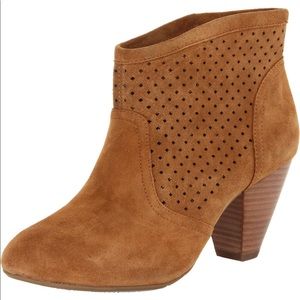 Adorable Jessica Simpson Booties